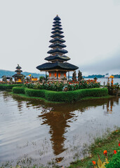 Obraz premium Iconic Water Temple Pura Ulun Danu Beratan on Lake Beratan, Bali