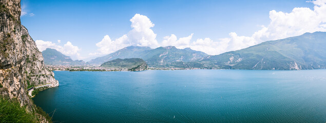 Gardasee in Italien Berge Stadt H&auml;user Landschaft Reisen, Beautiful Garda lake Panorama in italy mountains house landscape travel. Great view over city and castle.