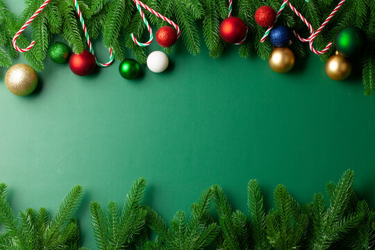 예수가 태어난 날을 기념하는 날. 12월 25일이다. [같은 말] 성탄절.
A day to celebrate the birth of Jesus. December 25th. [Same word] Christmas.

