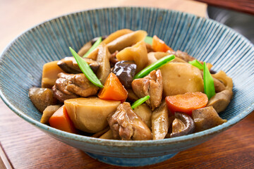 鶏肉と根菜の筑前煮（具だくさんの煮物）