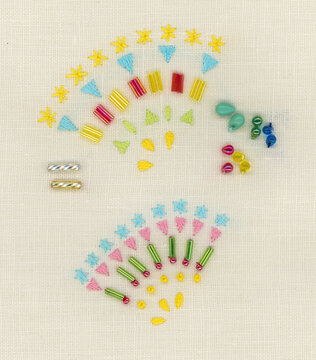 ビーズの花火の刺繍パーツ