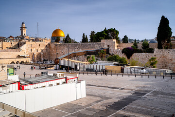 Naklejka premium Dome of the Rock Mosque in Old City Jerusalem, Western Wall with Jews, Israel, Middle East.