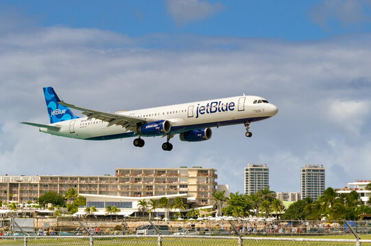 St Maarten, Caribbean - 17 January 2026: Airbus A321 operated by JetBlue (registration N979JT) landing at the Princess Juliana International Airport