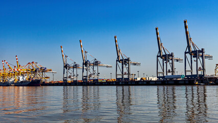 Fototapeta premium The cranes of the Port of Bremen