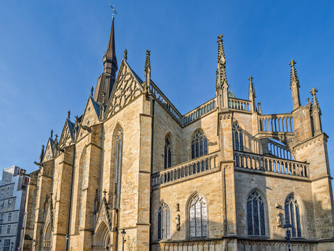Marienkirche am historischen Marktplatz in der Osnabr&uuml;cker Altstadt, Osnabr&uuml;ck, Niedersachsen, Deutschland, Europa