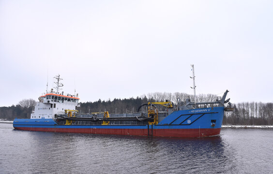 LADERAUMSAUGBAGGER HEGEMANN V im Nord-Ostsee-Kanal