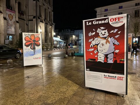 Panneaux du festival de la BD Grand Off 2026 dans les rues d&rsquo;Angoul&ecirc;me &ndash; &eacute;v&eacute;nement culturel et art urbain