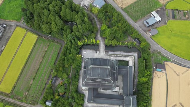 Ch&acirc;teau de Katsuyama au Japon, monument historique et architecture f&eacute;odale japonaise dominant la ville, symbole du patrimoine culturel et de l&rsquo;histoire du Japon
