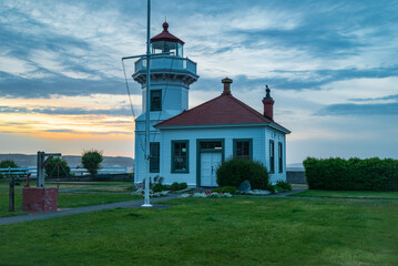 This photo was taken in May 2025 from Mukilteo Lighthouse Park, Mukilteo, Washington, USA