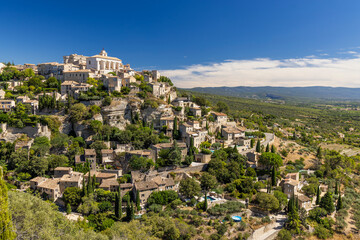Obraz premium Gordes hilltop village overlooking Provence landscape in France