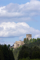 Naklejka premium Landstejn Castle standing above green forest in Czechia
