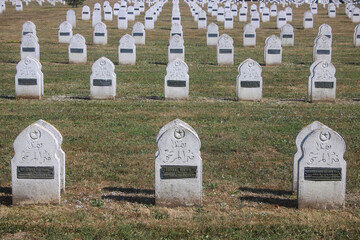 La n&eacute;cropole nationale de Rougemont rassemble en tombes individuelles les corps des soldats de la 1re arm&eacute;e fran&ccedil;aise tomb&eacute;s au cours des combats des Vosges en 1944
