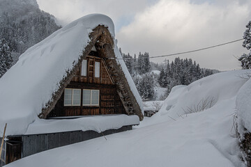 越中五箇山相倉合掌造り集落の雪景色