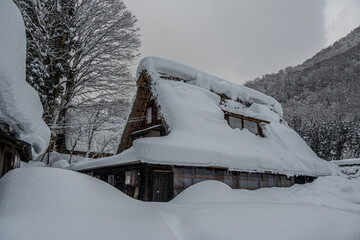 越中五箇山相倉合掌造り集落の雪景色