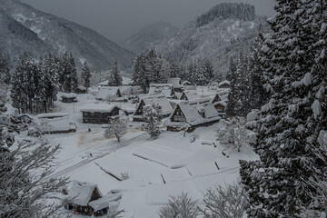 越中五箇山相倉合掌造り集落の雪景色