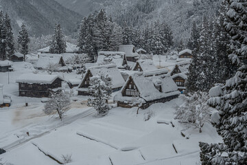 越中五箇山相倉合掌造り集落の雪景色