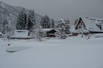 越中五箇山相倉合掌造り集落の雪景色