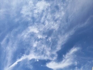 Obraz premium Blue sky and white clouds background, blue sky with clouds . nature background,Panorama top of clouds, Cumulus clouds in the blue sky, blue sky background, beautiful aerial cloudscape view