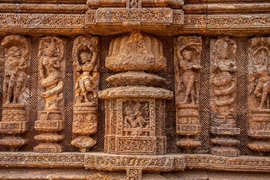 This erotic stone sculpture at the Konark Sun Temple depicts an intimate couple in close embrace, symbolizing fertility, human desire, and tantric philosophy in Odishan temple art.
