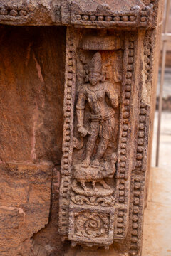 This erotic stone sculpture at the Konark Sun Temple depicts an intimate couple in close embrace, symbolizing fertility, human desire, and tantric philosophy in Odishan temple art.
