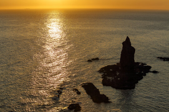 神威岬（かむいみさき）の夕陽（積丹）