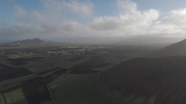 Lanzarote_Tiagua_La_Vegueta_Volcanes_Monta&ntilde;as_verdes_Tinajo_Mu&ntilde;ique_Islas_Canarias_Invierno_humedo