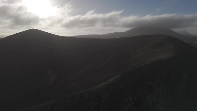 Lanzarote_Tiagua_La_Vegueta_Volcanes_Monta&ntilde;as_verdes_Tinajo_Mu&ntilde;ique_Islas_Canarias_Invierno_humedo