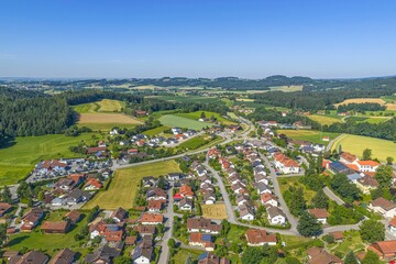 Obraz premium Ausblick auf den Vorderen Bayerischen Wald rund um Neukirchen im Kreis Straubing-Bogen