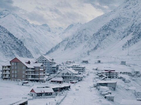 beautiful hotels in battalundi naran 