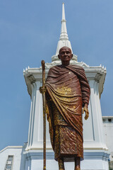 Wat Intharaviharn, un temple royal, ou Wat Bang Khun Phrom