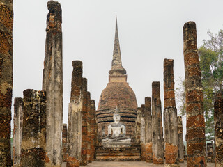 Bouddha assis du temple Sra Si