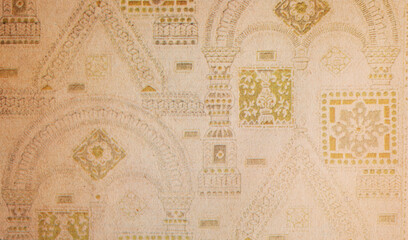 Obraz premium Old wallpaper on the wall. Old wallpaper for texture or background.