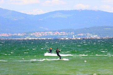 Kitesurfing on the island of Arousa, Galicia, Spain November 14, 2025 © GenadiyGM