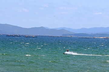 Kitesurfing on the island of Arousa, Galicia, Spain November 14, 2025 © GenadiyGM