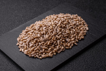 Shelled sunflower seed kernels, salted, roasted, or raw, are a healthy ingredient. Sunflower seeds