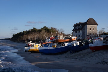 Kutry rybackie na plaży w Chłopach w Polsce © Magdalena