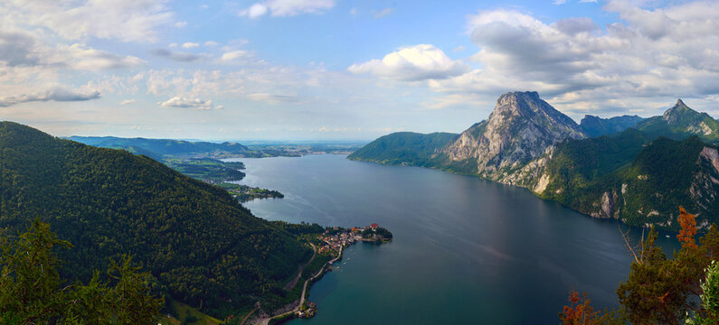 Incredible panorama of Lake Traunsee with Mount Traunstein, Austria, Salzkammergut.