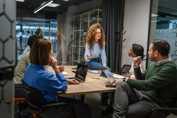 Obraz premium Diverse start up business team collaborating during office meeting