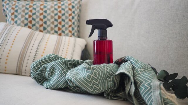 Cleaning tips with a spray bottle and fabric cloth