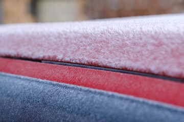 凍り付いた車のボディ　寒冷地