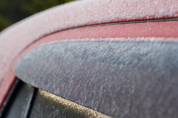 凍り付いた車のボディ　寒冷地