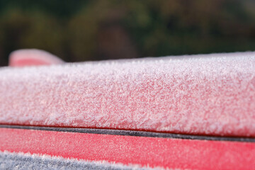 凍り付いた車のボディ　寒冷地