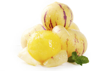 Fresh Yellow Dragon Fruit Yunnan with Purple Stripes and Mint