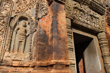 Naklejka premium ruined ancient hindu and buddhist khmer temple (preah ko) in angkor in siem reap in cambodia 