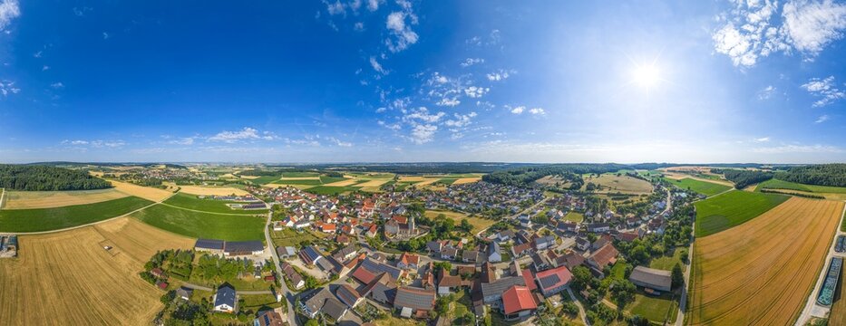 Ausblick auf den Geopark Ries im schw&auml;bischen Donau-Ries rund um Gosheim im Sommer