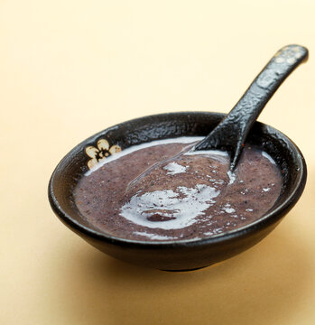 Black sesame paste