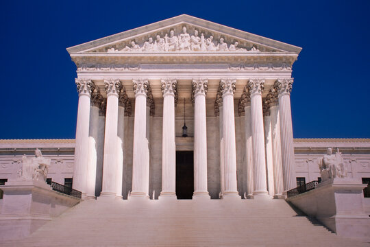 USA, Washington DC, Facade of United States Supreme Court building