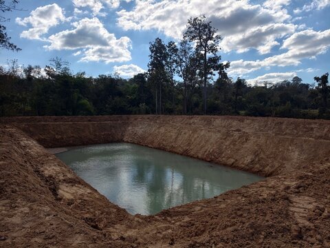 The reserve water source in the farmer's farm.