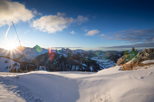 Austria, Tirol, Tannheimer Tal, Neunerkoepfle, sunset view in winter