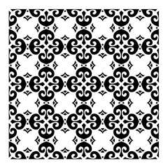 Seamless black and white floral damask pattern featuring vintage lace ornaments and ornate vector texture elements for decorative wallpaper design